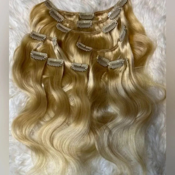 Body wave Blonde 12 in Clip ins Extensions - Picture 4 of 7